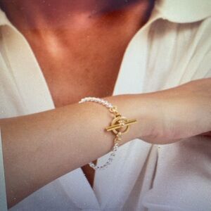 Sterling Silver and 18kt Gold-plated T-Bar Clasp Chain Bracelet.
